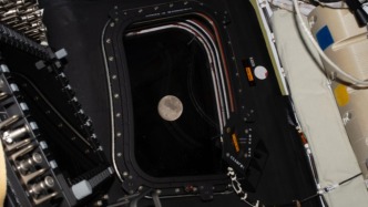 美“阿耳忒彌斯2號(hào)”載人繞月任務(wù)打破人類距離地球最遠(yuǎn)飛行紀(jì)錄