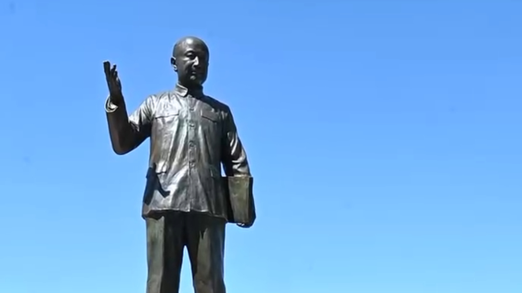 钱学森雕塑在上海交大落成，“这是上下课人流量最多的地方”