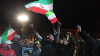 圖說｜美伊同意?；饍芍?，伊朗德黑蘭民眾街頭慶祝