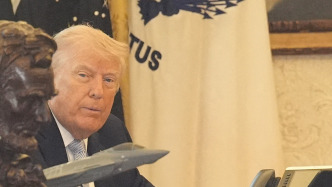 美媒披露特朗普发动伊朗战争内幕：“全凭直觉”，除万斯外无人反对