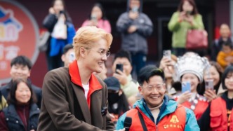 吳克群人民日報撰文：從“為你寫詩”到為大家寫“詩”，流量背后是責(zé)任