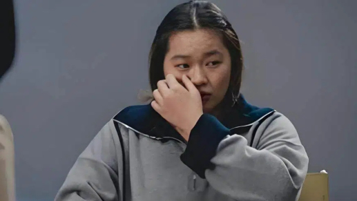 开麦丨被围猎的“全红婵”们，谁在递刀？