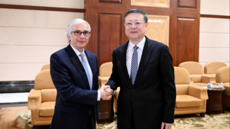 陈吉宁会见葡萄牙议长阿吉亚尔-布兰科