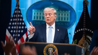 特朗普警告伊朗不要收霍爾木茲海峽通行費