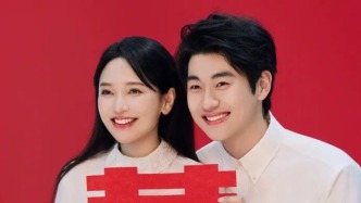 知名女演員官宣，與小17歲男友領(lǐng)證結(jié)婚