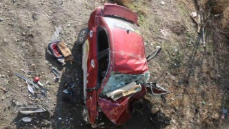  一辆SUV在县道时速156公里撞向对面出租车致3死3伤，事故调查报告公布