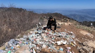 馬上看丨南太行“十字嶺”變“垃圾嶺”！海拔一千七百米高峰上，徒步勝地出現(xiàn)多片垃圾場