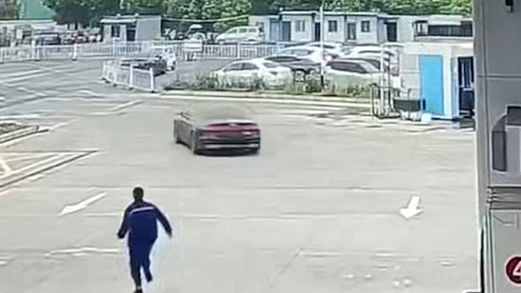 合肥警方通报“奥迪车加油后逃单”:涉案司机已被行拘