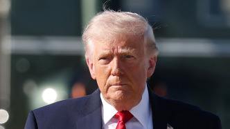 特朗普重申：将于13日10时封锁进出伊朗港口船只