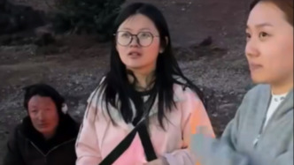 兩車剮蹭雙方都有責(zé)：藏族大哥經(jīng)濟(jì)困難仍愿賠500元，女子見狀婉拒