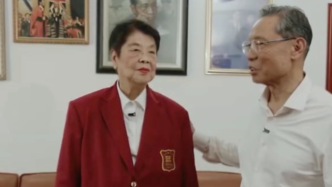 李少芬入选中国篮球名人堂，钟南山为爱妻披上荣耀礼服