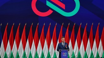 從“粉絲”到勁敵，毛焦?fàn)柸绾螕魯W爾班？