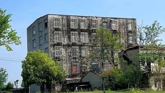 澎湃回声｜湖北襄阳一村支书被举报违规建1500㎡楼房，已被免职接受调查