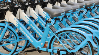 違規(guī)超量投放共享自行車，哈啰公司被約談
