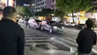 浙江衢州警方通报SUV冲撞多车：2人受伤8车受损，司机已被刑拘