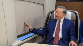 高清大圖丨越共中央總書記、國家主席蘇林乘高鐵赴雄安新區(qū)參訪