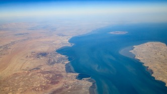 美军称已完全切断伊朗海上进出口贸易