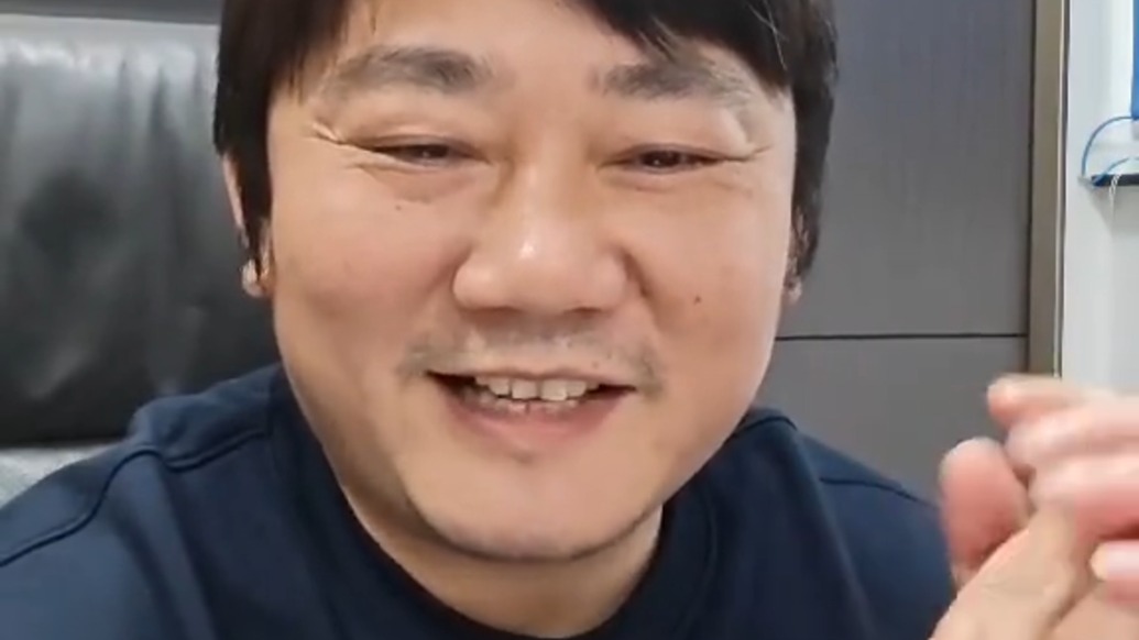 张雪回应被称“亿万富翁”：我欠了一屁股债，是负债的“负”