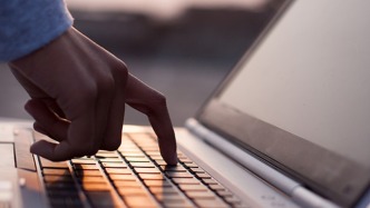 湖南公安公布10起打擊整治網(wǎng)絡違法犯罪典型案例，涉AI編造謠言等