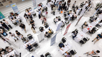 中央社會工作部：全面加強新就業(yè)群體服務(wù)管理