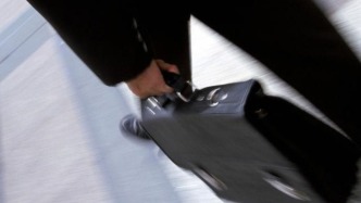 人民日报刊文： 着力纠正做“太平官”的错误政绩观