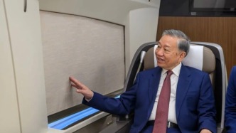 越共中央總書記、國家主席蘇林從北京乘高鐵赴廣西參訪