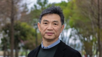 專訪｜我終于成了那個，因父親死了，而幸存于世的人