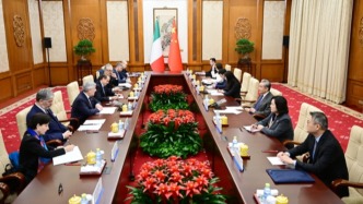 王毅會(huì)見(jiàn)意大利副總理兼外長(zhǎng)塔亞尼