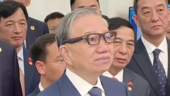 视频丨越共中央总书记、国家主席苏林在广西参访，体验AI眼镜
