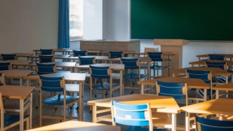 央媒：班主任猥褻15歲女生被刑拘，不是“升格”是“糾錯(cuò)”