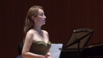 听女中音吴虹霓演唱《吕克特之歌》