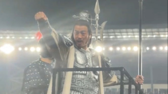 視頻丨“西楚霸王”歸來(lái)！何潤(rùn)東身披戰(zhàn)甲亮相“蘇超”