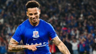 申花主場3比1完勝遼寧鐵人，斯盧茨基終于習(xí)慣了輪換陣容