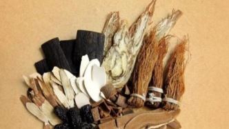 化療副作用不用怕，中醫(yī)藥助腸癌治療減毒增效