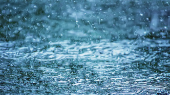 中央氣象臺五警齊發(fā)，暴雨+大霧+強對流天氣+沙塵暴+大風(fēng)