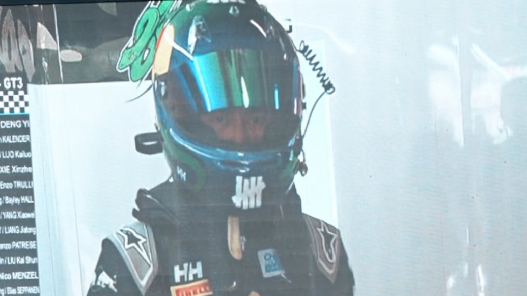 王一博跨界做车手，这项赛事创下上座纪录