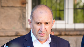 保加利亞五年內(nèi)第八次大選：親俄前總統(tǒng)有望獲勝，主張反腐反通脹