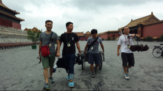 记者手记丨悼念那个不善表达，却与万物对话的“笨小孩”叶君