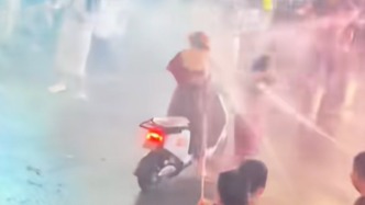 西双版纳通报“女子被围堵泼水”：已开展核查，倡导文明参与节庆活动