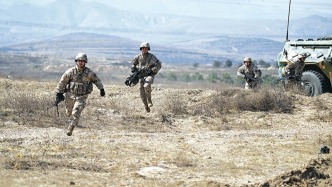 解放军报八一锐评：当好讲真话的表率