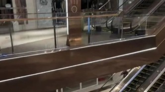 长治警方通报女子在商场翻越栏杆后坠亡：排除刑案