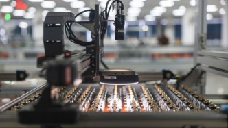 首席記者談首季經(jīng)濟(jì)·產(chǎn)業(yè)篇丨轉(zhuǎn)型升級(jí)加速，激活發(fā)展動(dòng)力新引擎