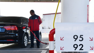 國內(nèi)油價今年來首次下調(diào)