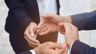 培育更多“中國(guó)服務(wù)”品牌！國(guó)務(wù)院印發(fā)《關(guān)于推進(jìn)服務(wù)業(yè)擴(kuò)能提質(zhì)的意見(jiàn)》