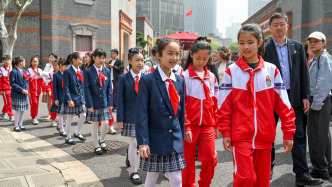 魔都眼｜滬嘉兩地小學(xué)聯(lián)動，共上一堂黨史主題少先隊活動課