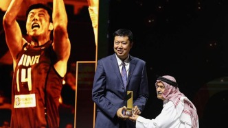 王治郅入選國際籃聯(lián)名人堂，中國籃協(xié)發(fā)賀信