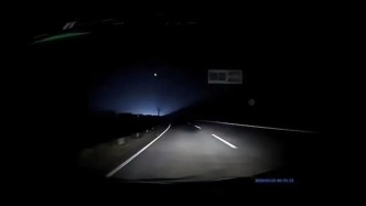 某新能源車語音助手誤關大燈引車禍，央媒：“智能創(chuàng)新”沒有安全都是零