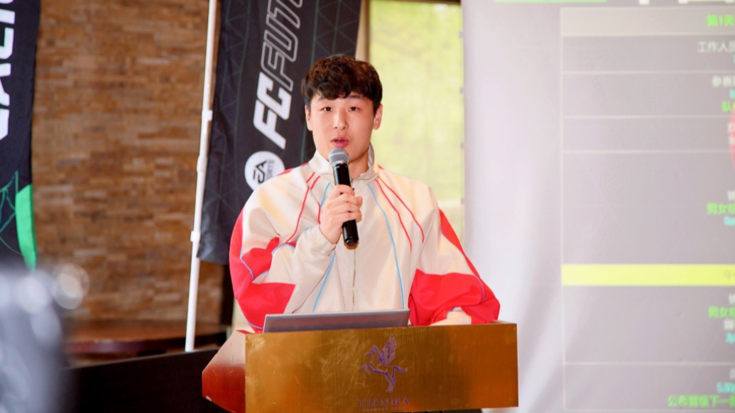 武磊對(duì)年輕一代寄予厚望，鼓勵(lì)大家走出去