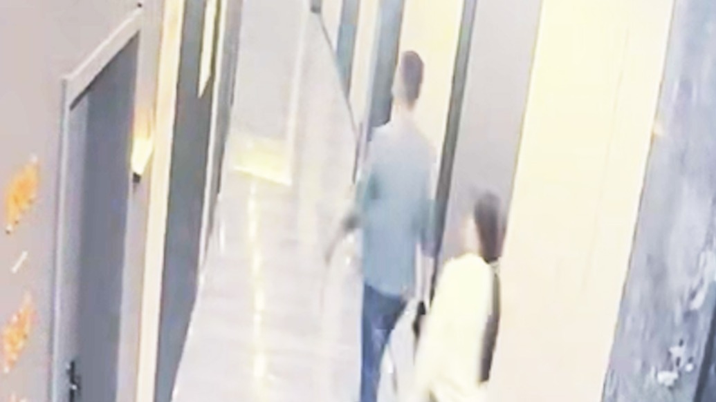 員工持卡帶客誤開他人房間，酒店回應(yīng)：新員工工作失誤，已退費道歉