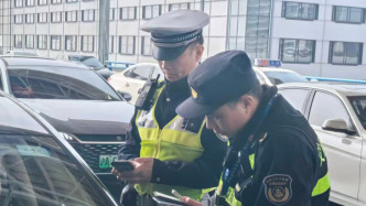 虛構(gòu)行車里程與收費金額，一出租車司機開具假發(fā)票被行政拘留